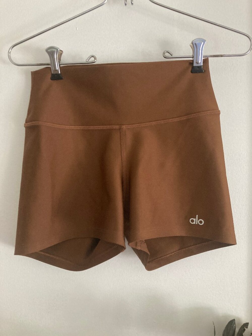 ALO 3" High-Waist Airlift Short Size Small Cinnamon Brown